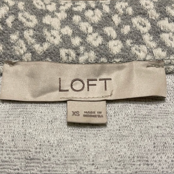 WOMEN’S LOFT BLOUSE TOP - Picture 2 of 4